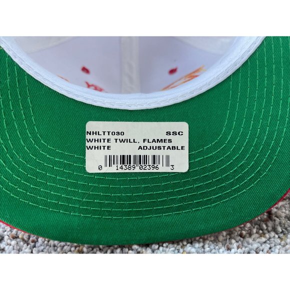 Vintage 90’s Calgary Flames NHL Sports Specialties Script Snapback Cap Hat - NWT - Picture 9 of 11